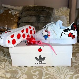 Hello Kitty Adidas in size 8 women #Brandnew